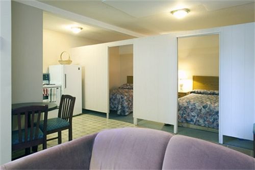 Polson Park Motel เวอร์นอน ภายนอก รูปภาพ