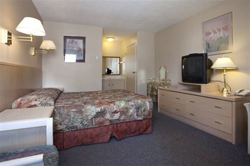 Polson Park Motel เวอร์นอน ภายนอก รูปภาพ