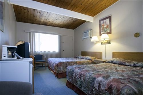Polson Park Motel เวอร์นอน ภายนอก รูปภาพ