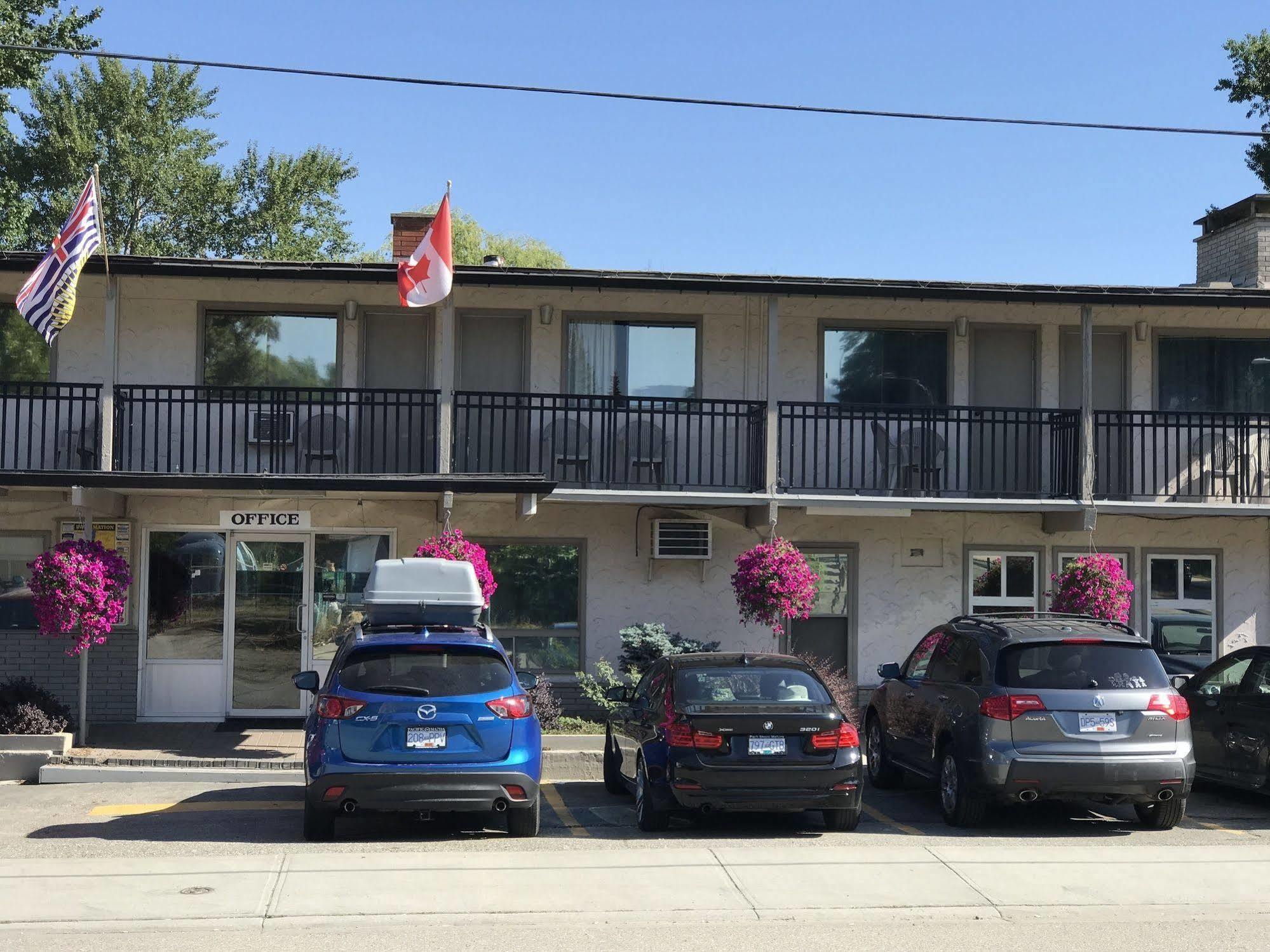 Polson Park Motel เวอร์นอน ภายนอก รูปภาพ